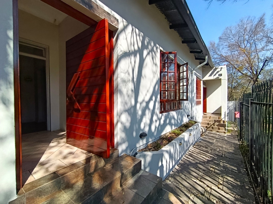 8 Bedroom Property for Sale in Melville Gauteng