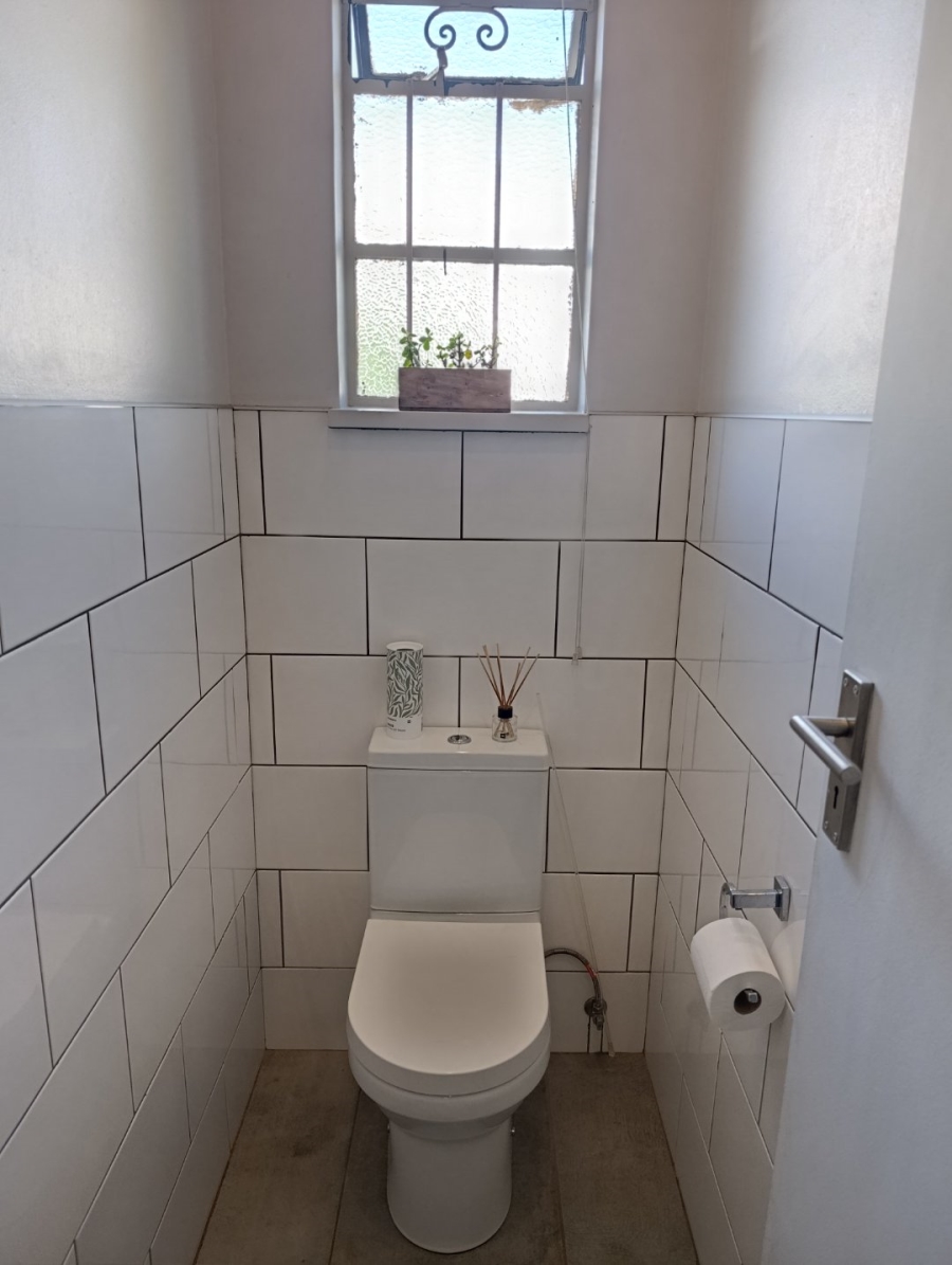 8 Bedroom Property for Sale in Melville Gauteng