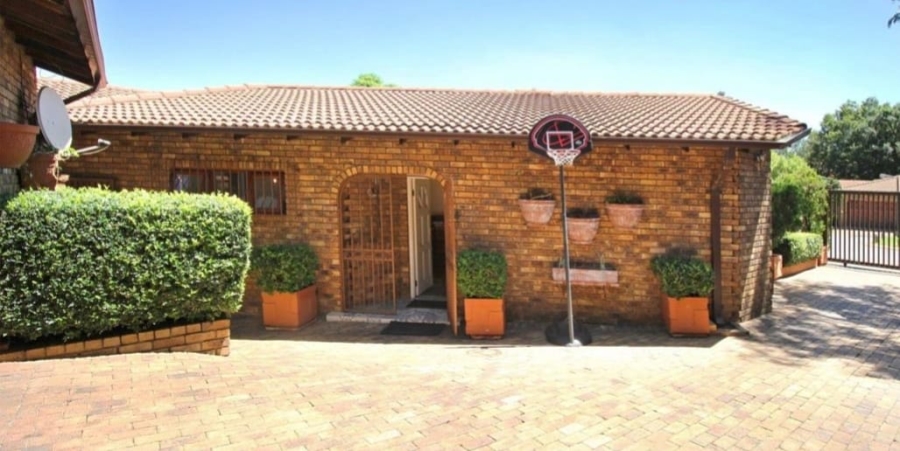 3 Bedroom Property for Sale in Bryanston Gauteng