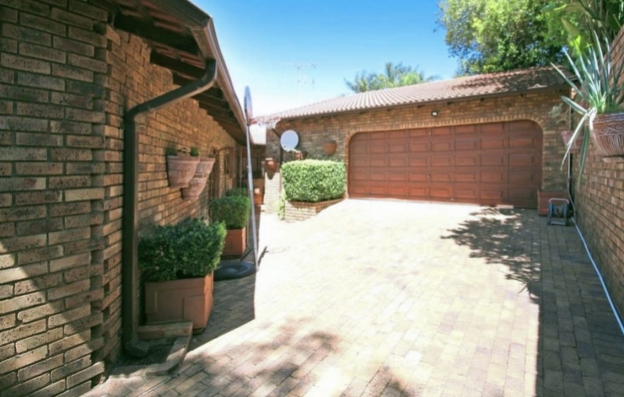 3 Bedroom Property for Sale in Bryanston Gauteng
