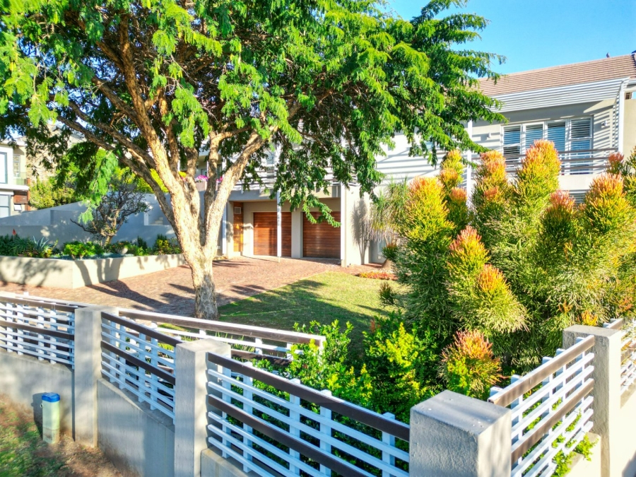 5 Bedroom Property for Sale in Copperleaf Estate Gauteng