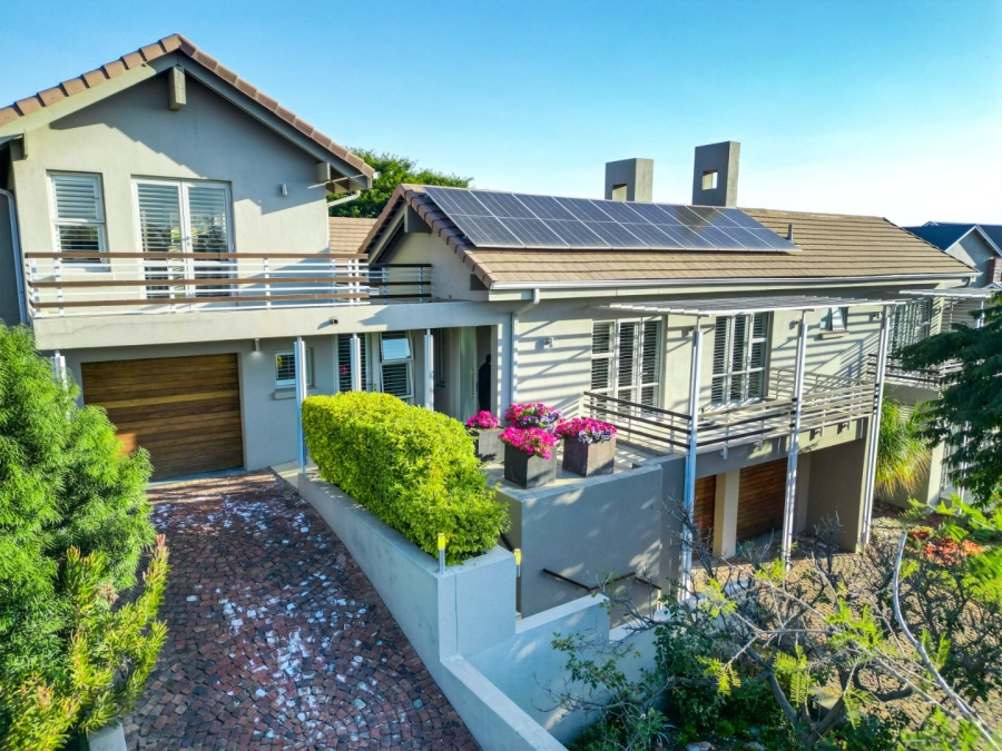 5 Bedroom Property for Sale in Copperleaf Estate Gauteng