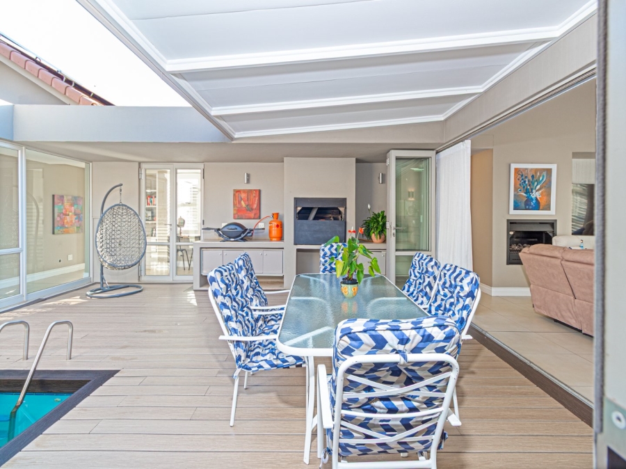 5 Bedroom Property for Sale in Copperleaf Estate Gauteng