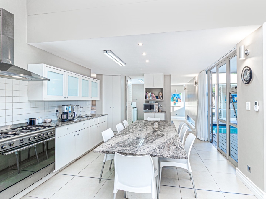 5 Bedroom Property for Sale in Copperleaf Estate Gauteng