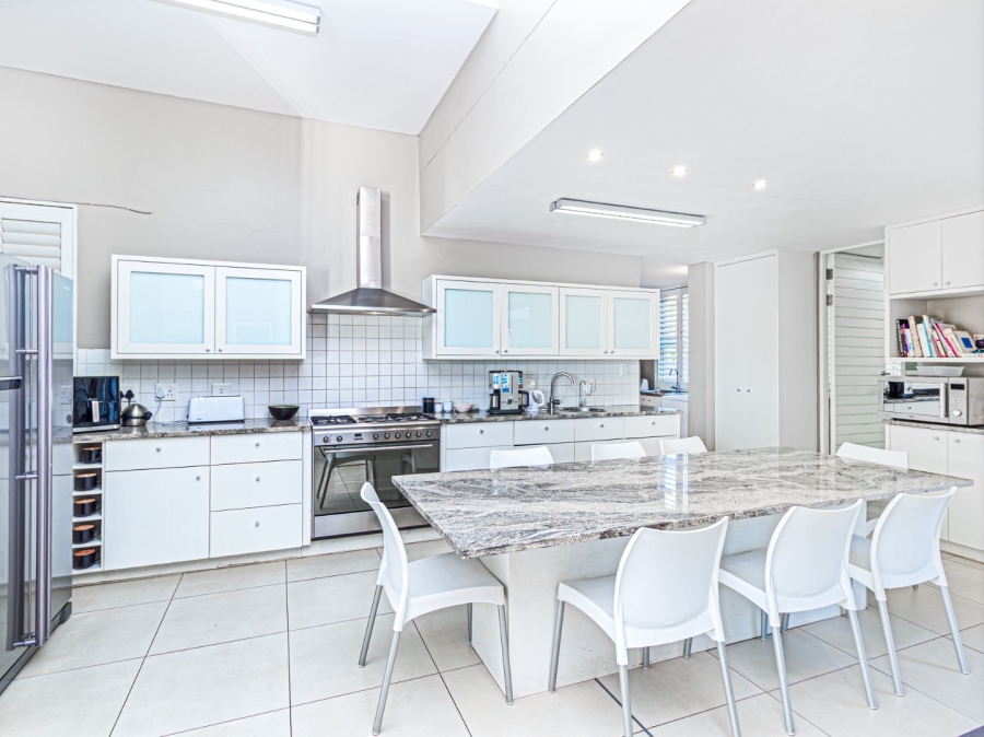 5 Bedroom Property for Sale in Copperleaf Estate Gauteng