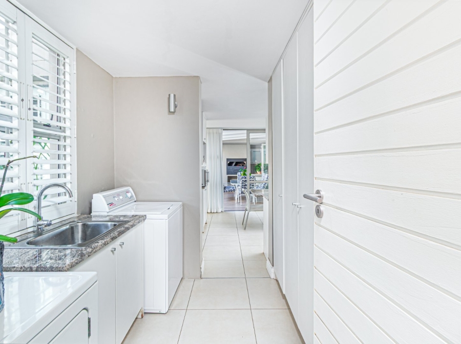 5 Bedroom Property for Sale in Copperleaf Estate Gauteng