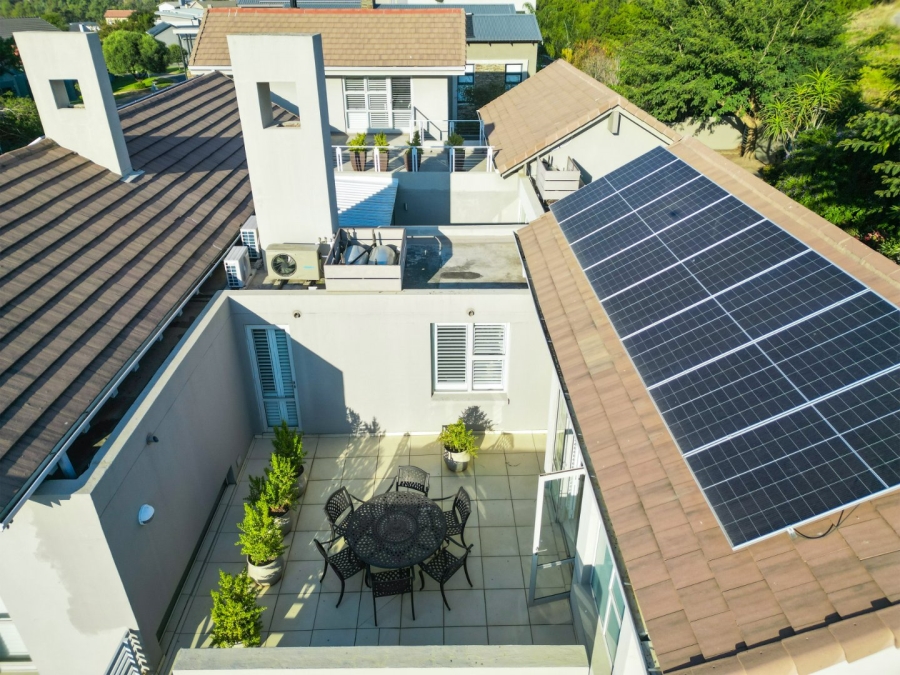 5 Bedroom Property for Sale in Copperleaf Estate Gauteng