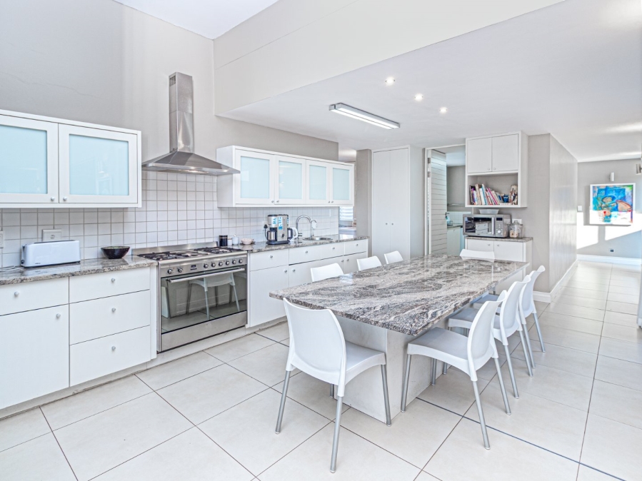 5 Bedroom Property for Sale in Copperleaf Estate Gauteng