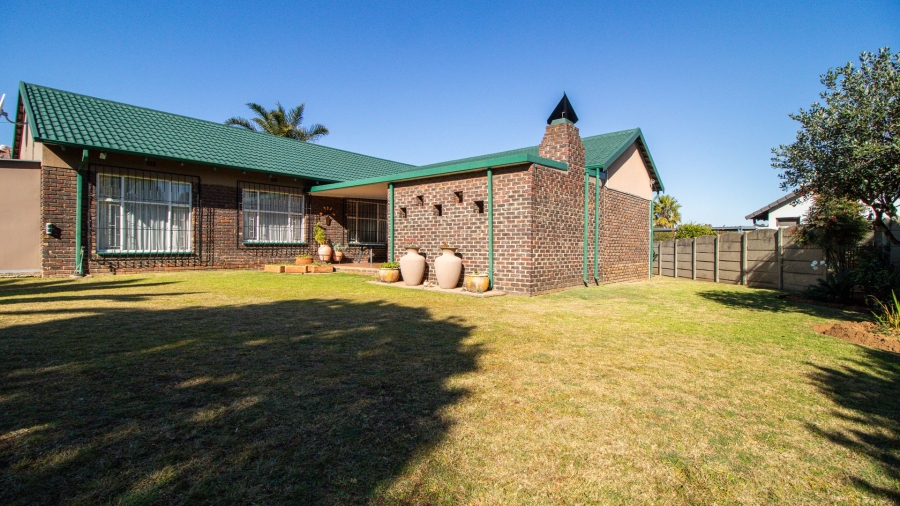 4 Bedroom Property for Sale in Bonaero Park Gauteng