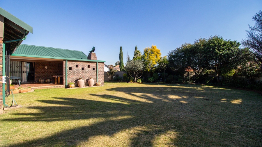 4 Bedroom Property for Sale in Bonaero Park Gauteng
