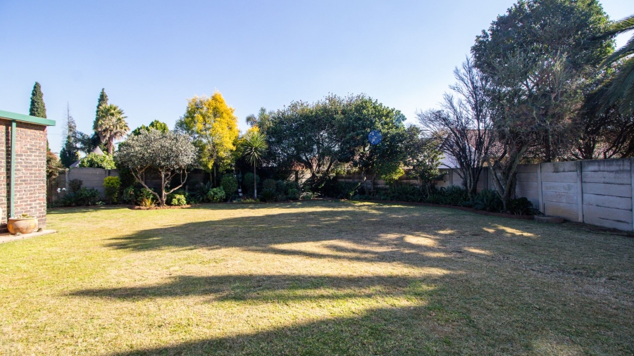 4 Bedroom Property for Sale in Bonaero Park Gauteng