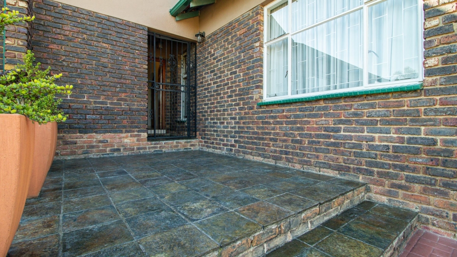 4 Bedroom Property for Sale in Bonaero Park Gauteng