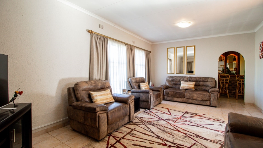 4 Bedroom Property for Sale in Bonaero Park Gauteng