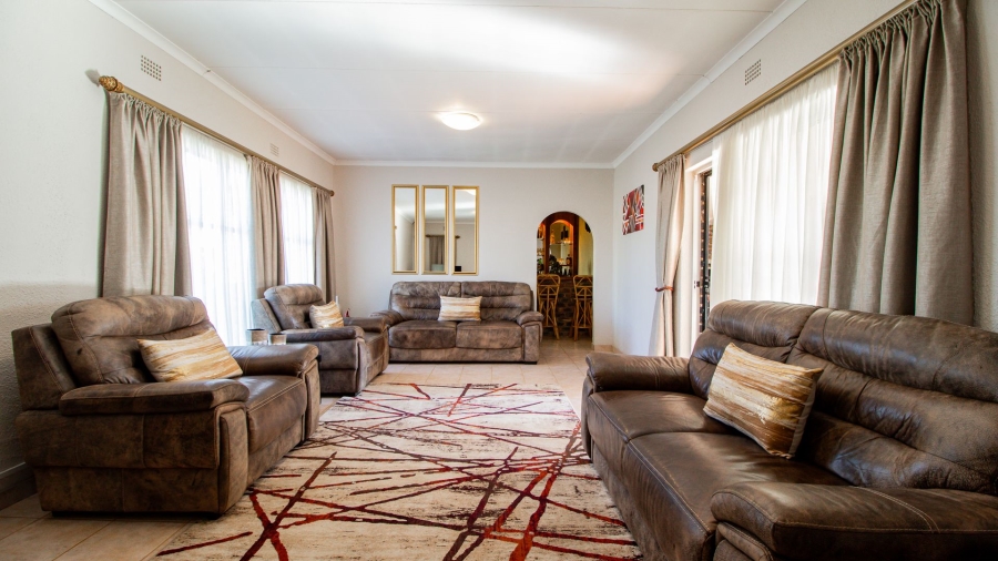 4 Bedroom Property for Sale in Bonaero Park Gauteng