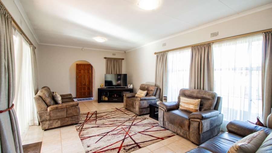 4 Bedroom Property for Sale in Bonaero Park Gauteng
