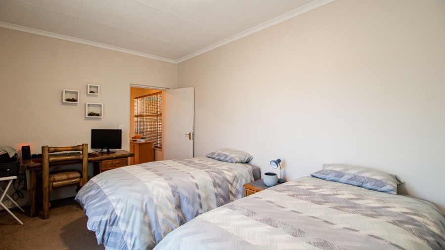 4 Bedroom Property for Sale in Bonaero Park Gauteng