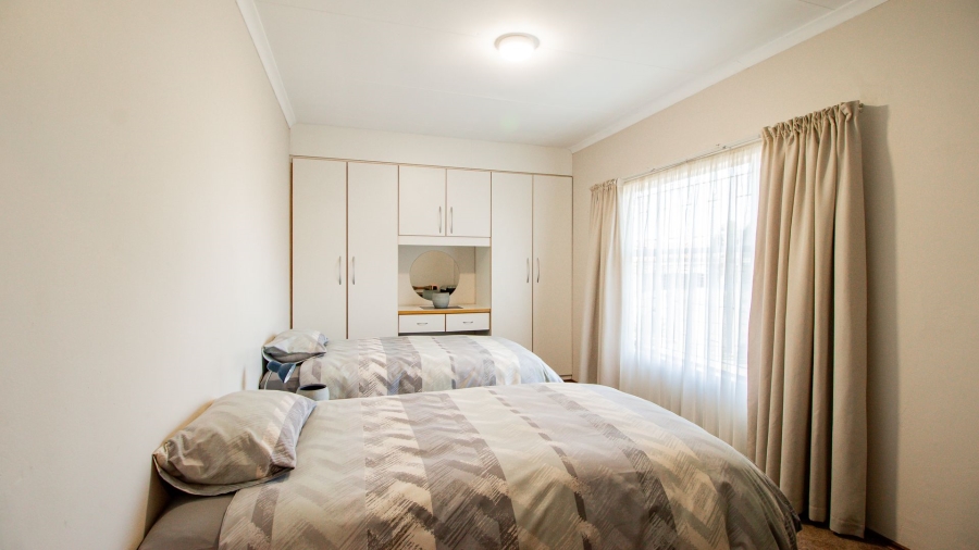 4 Bedroom Property for Sale in Bonaero Park Gauteng