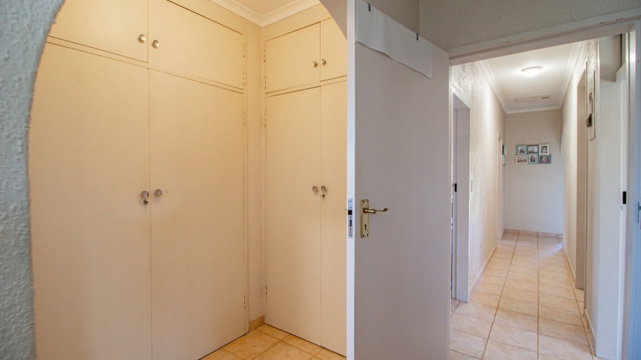 4 Bedroom Property for Sale in Bonaero Park Gauteng