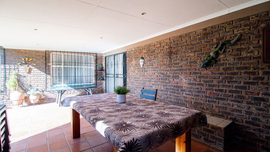4 Bedroom Property for Sale in Bonaero Park Gauteng