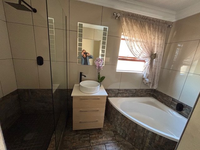 To Let 3 Bedroom Property for Rent in Bartlett Gauteng