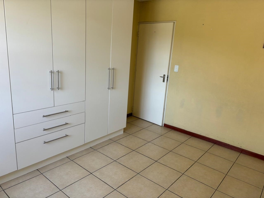 1 Bedroom Property for Sale in Vorna Valley Gauteng