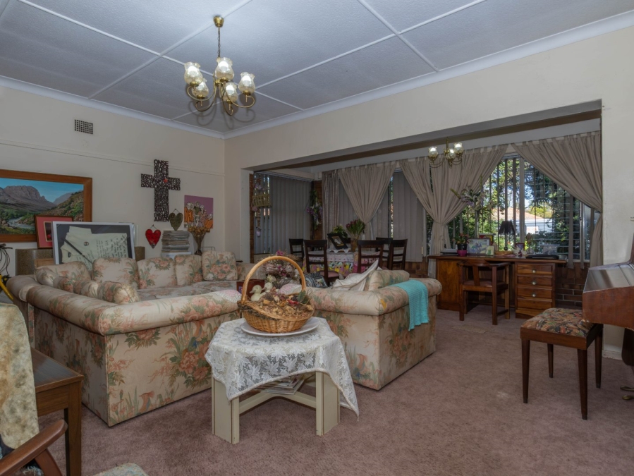 6 Bedroom Property for Sale in Edenvale Central Gauteng
