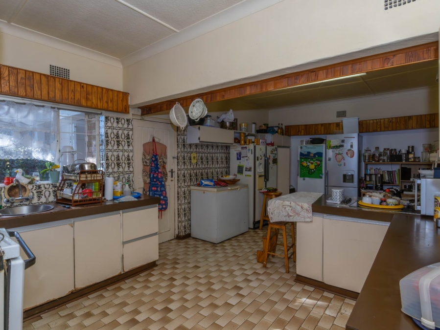 6 Bedroom Property for Sale in Edenvale Central Gauteng