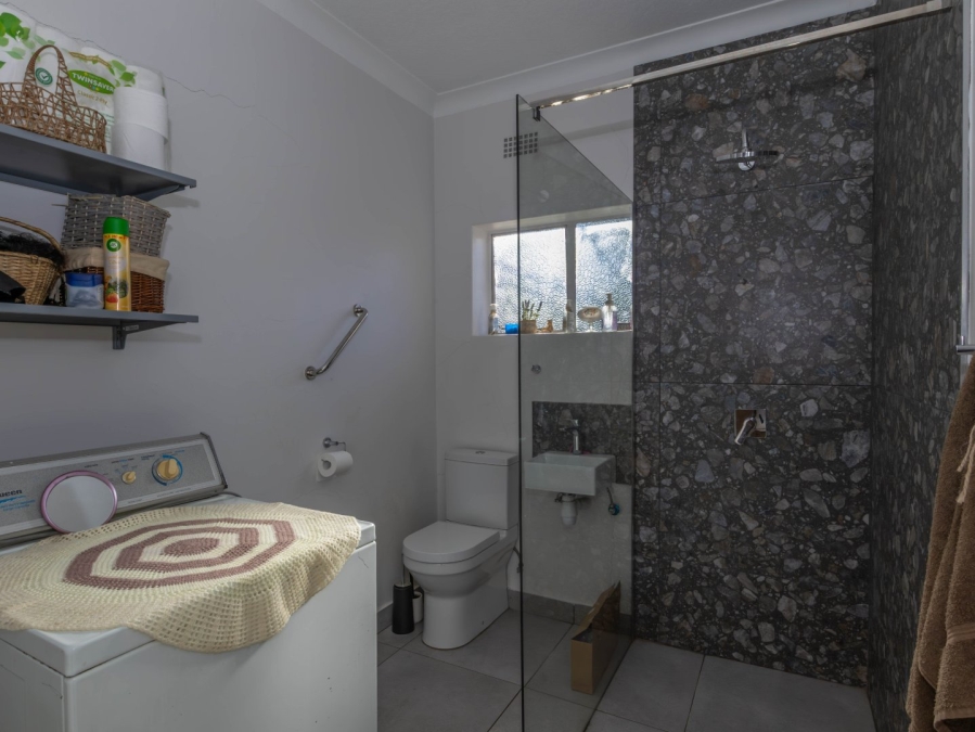 6 Bedroom Property for Sale in Edenvale Central Gauteng