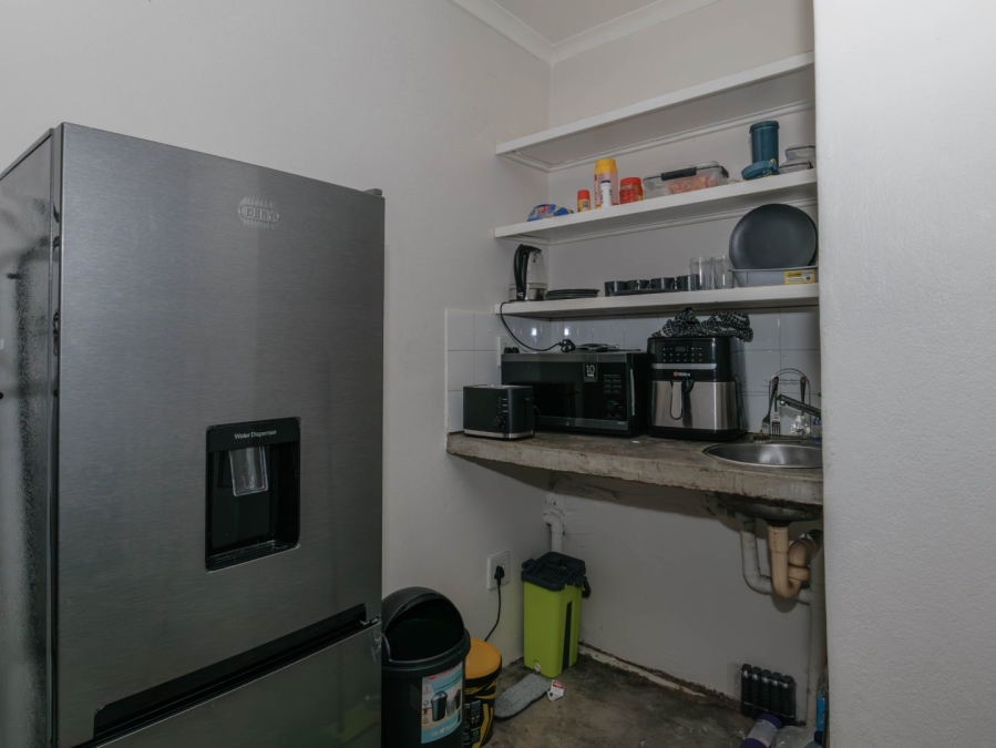 6 Bedroom Property for Sale in Edenvale Central Gauteng