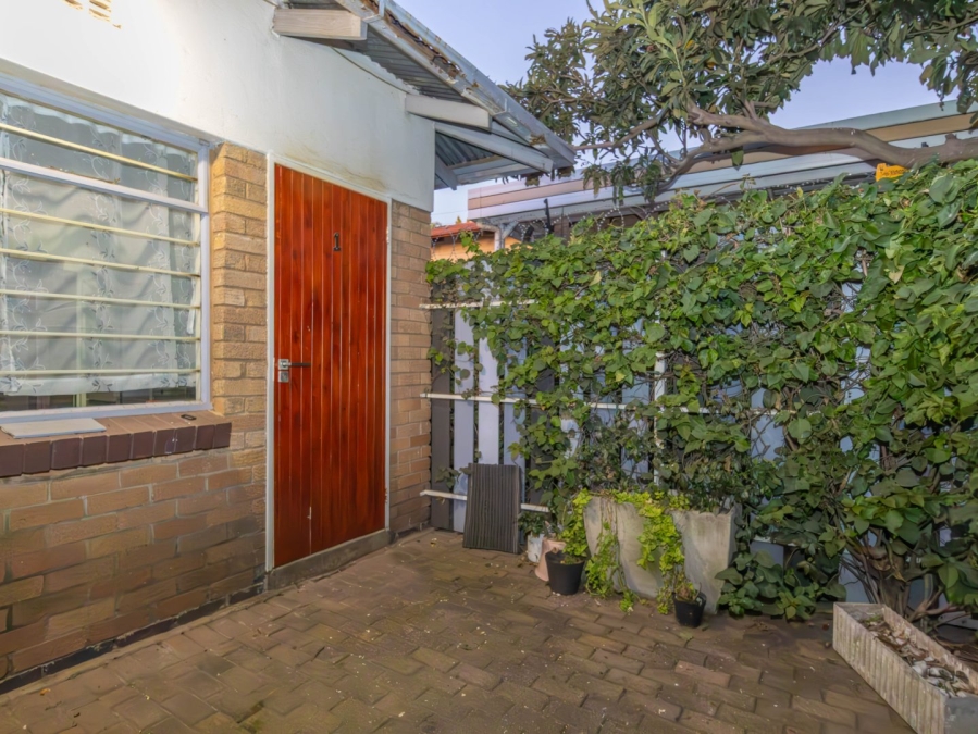 6 Bedroom Property for Sale in Edenvale Central Gauteng