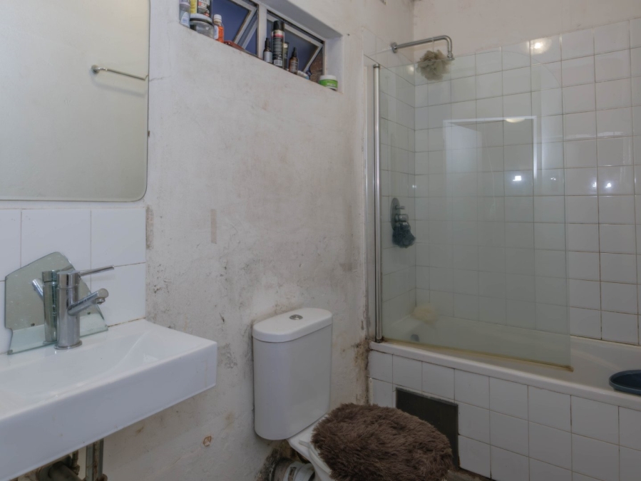 6 Bedroom Property for Sale in Edenvale Central Gauteng