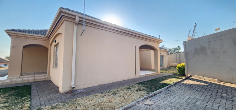 4 Bedroom Property for Sale in Erasmia Gauteng