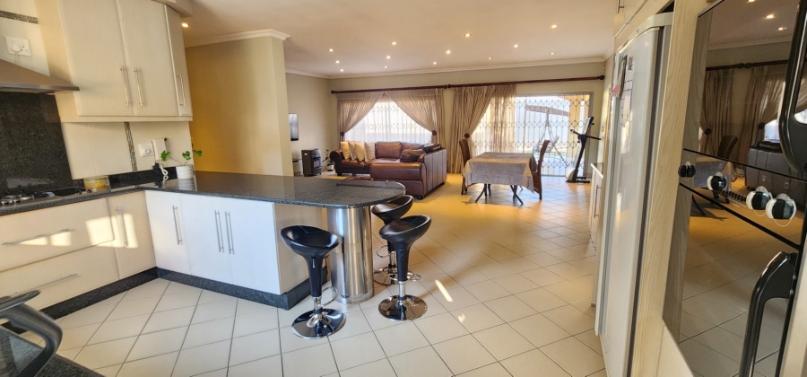 4 Bedroom Property for Sale in Erasmia Gauteng
