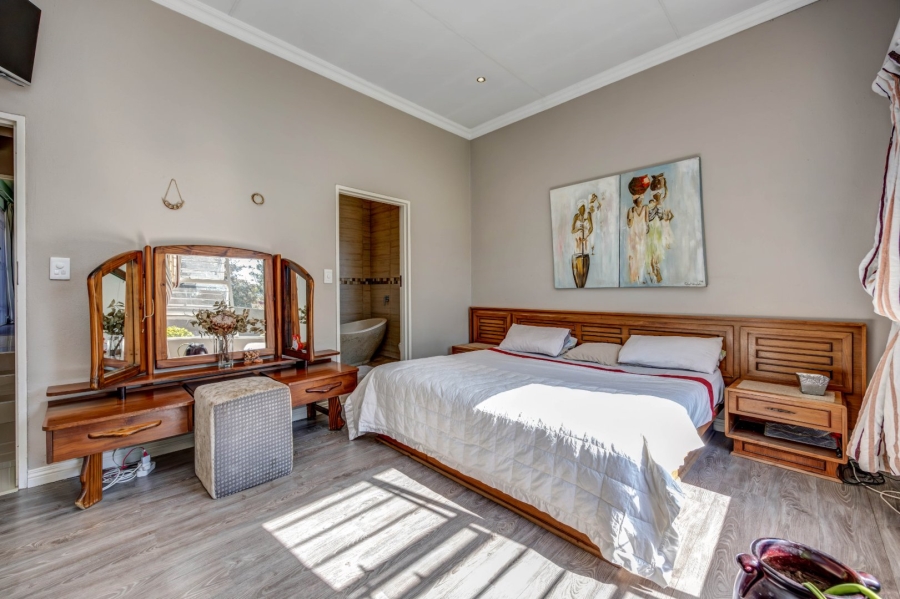  Bedroom Property for Sale in North Riding Gauteng