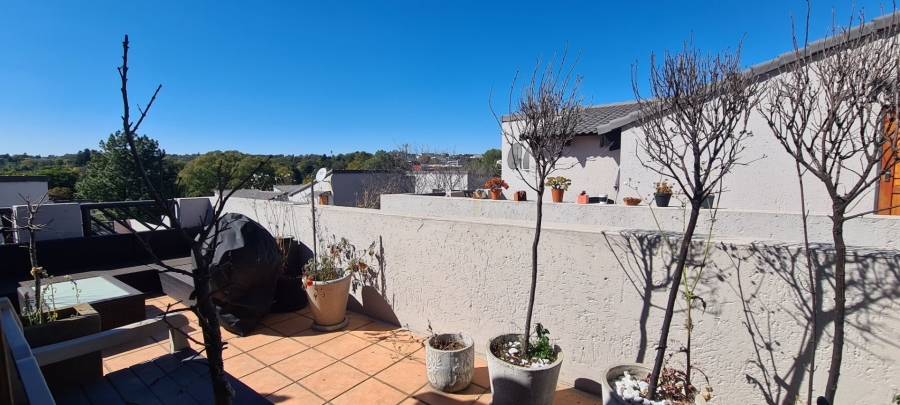 To Let 2 Bedroom Property for Rent in Morningside Gauteng