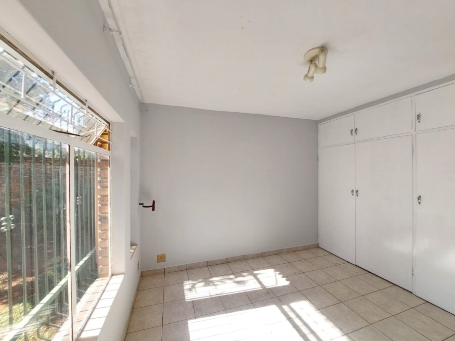 To Let 2 Bedroom Property for Rent in Clubview Gauteng