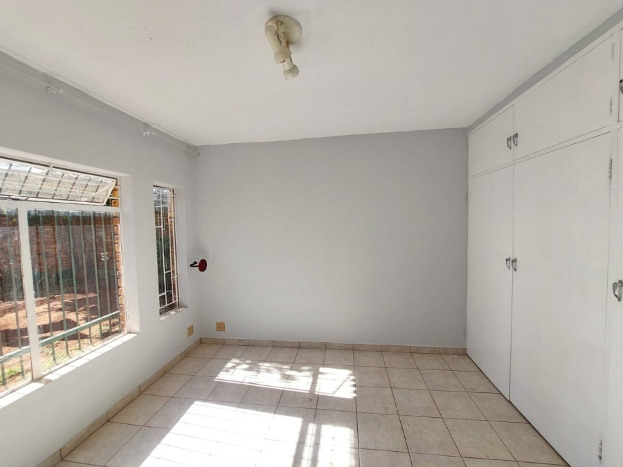 To Let 2 Bedroom Property for Rent in Clubview Gauteng