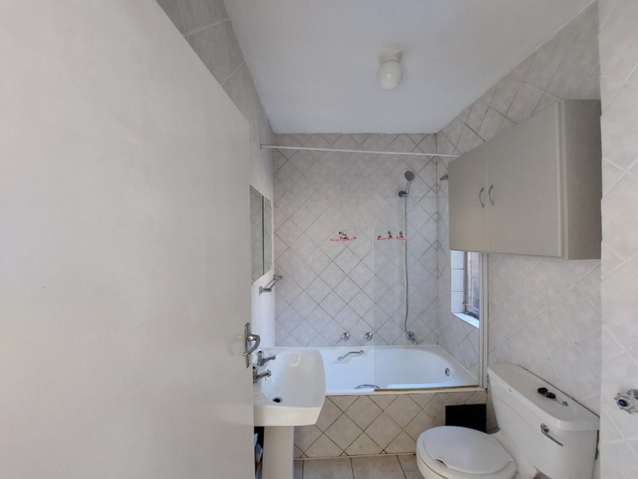 To Let 2 Bedroom Property for Rent in Clubview Gauteng