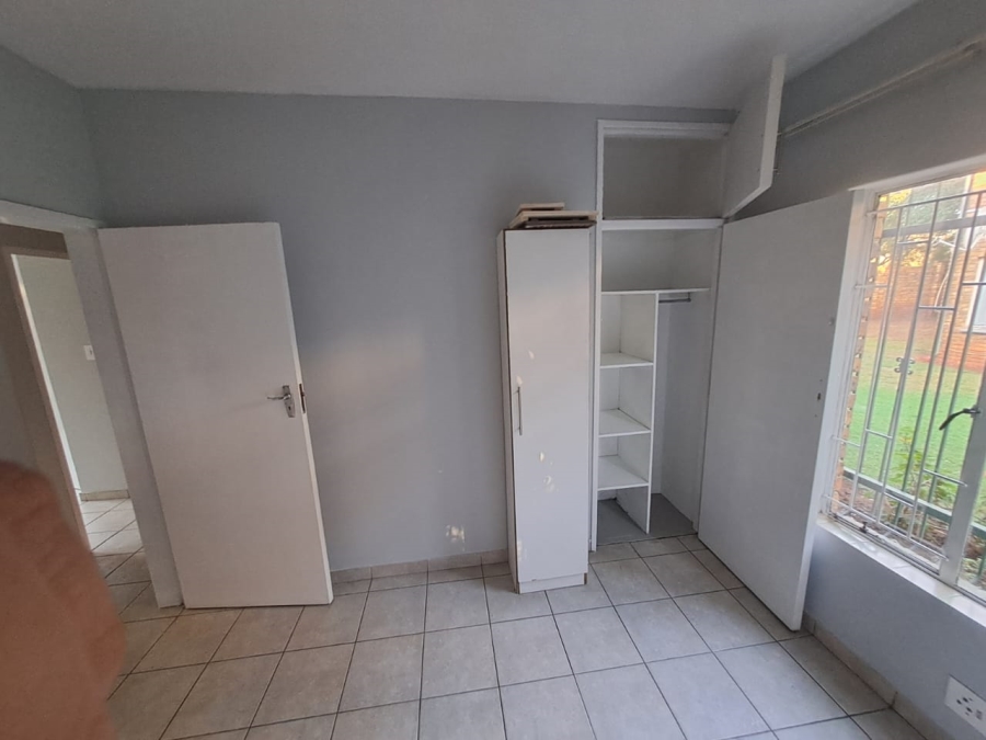 To Let 2 Bedroom Property for Rent in Clubview Gauteng