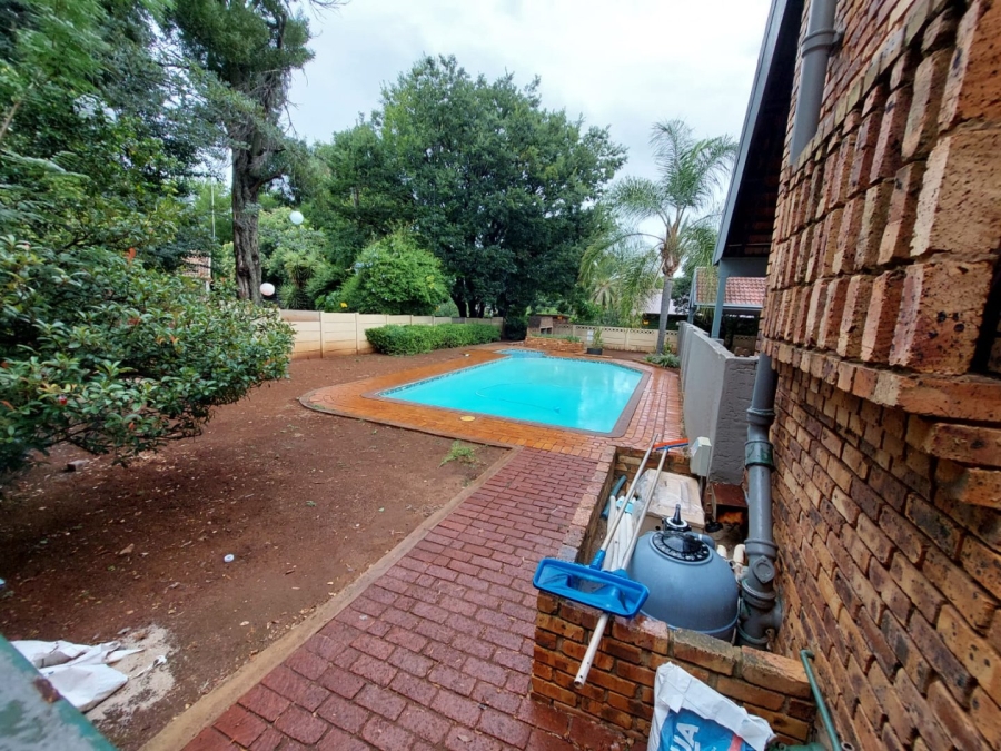 To Let 2 Bedroom Property for Rent in Clubview Gauteng