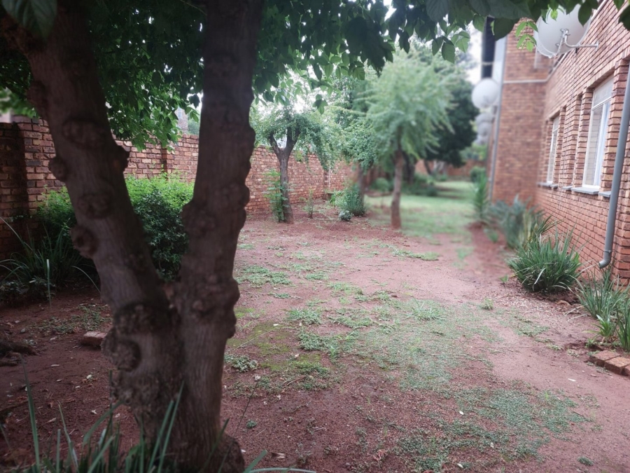 To Let 2 Bedroom Property for Rent in Clubview Gauteng