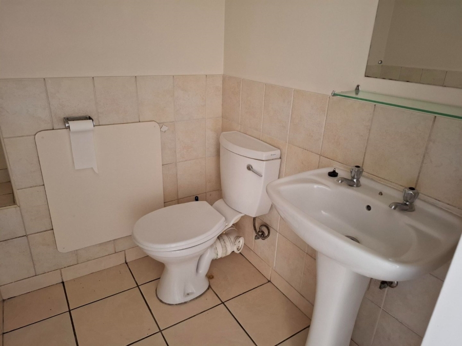 2 Bedroom Property for Sale in Zwartkop Gauteng