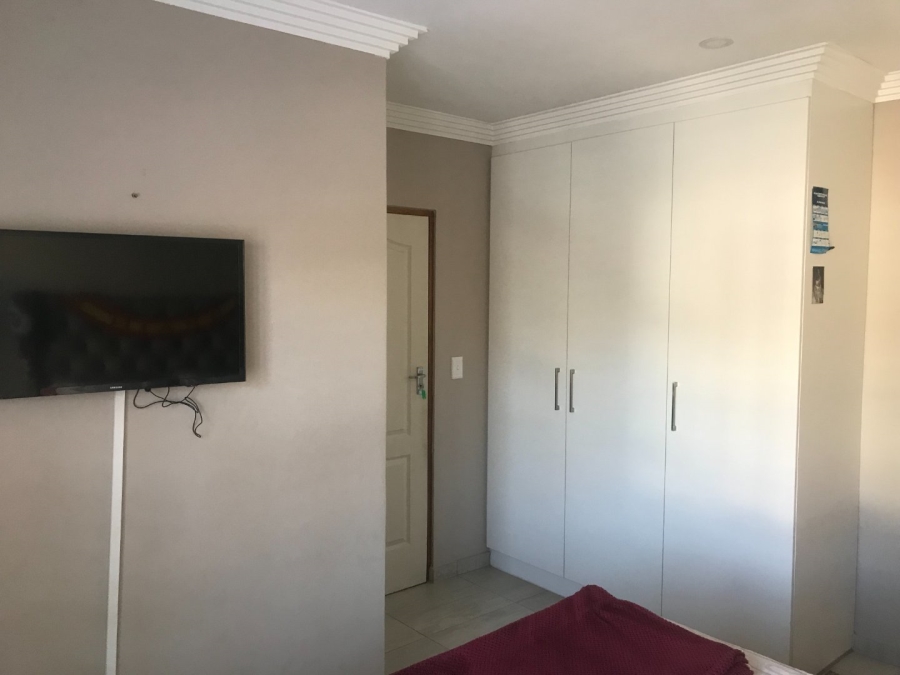 3 Bedroom Property for Sale in Azaadville Gardens Gauteng