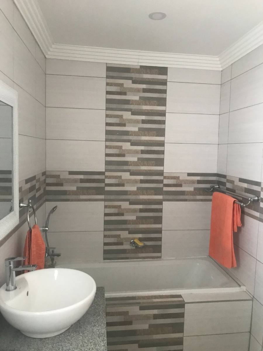 3 Bedroom Property for Sale in Azaadville Gardens Gauteng