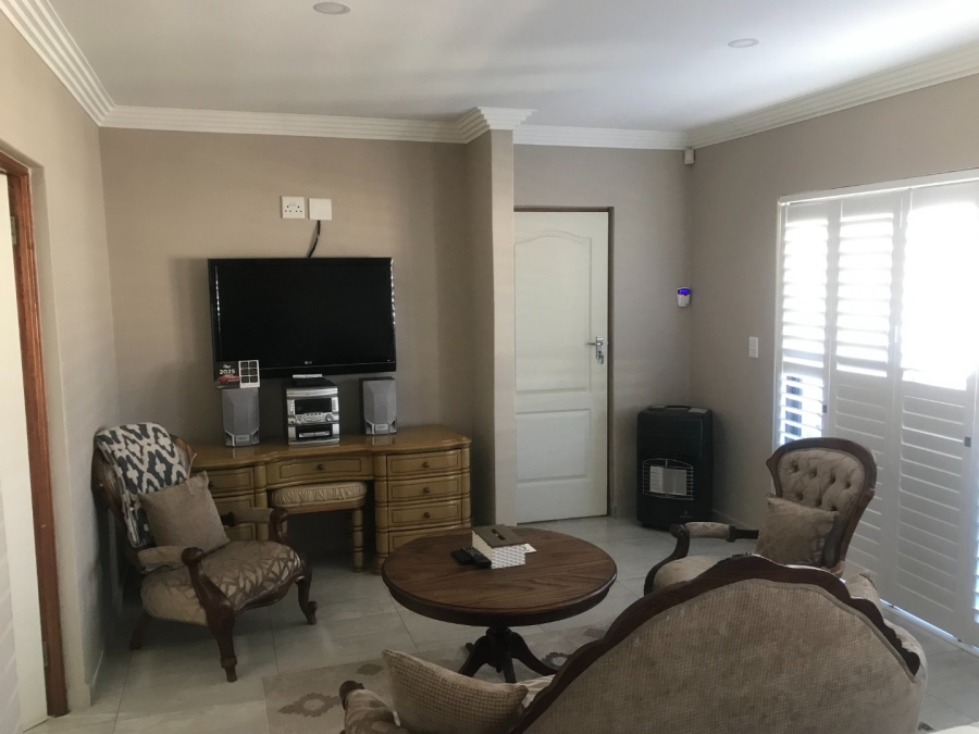3 Bedroom Property for Sale in Azaadville Gardens Gauteng