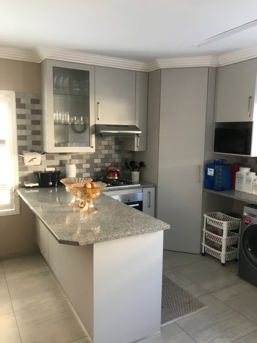 3 Bedroom Property for Sale in Azaadville Gardens Gauteng