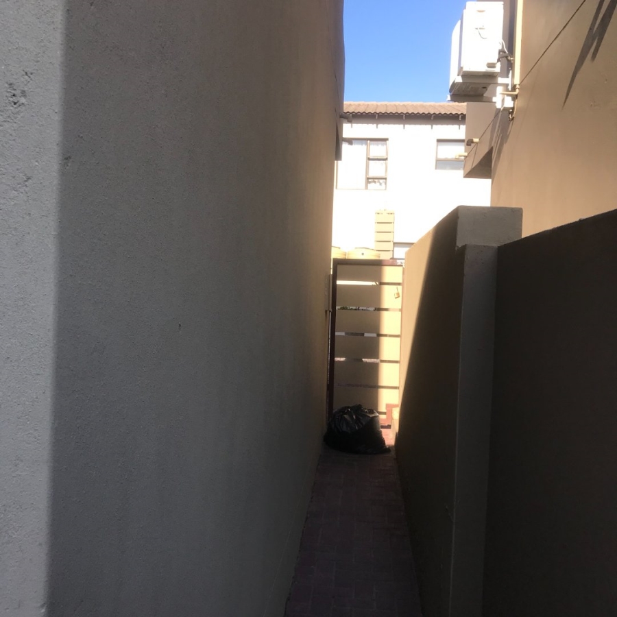 3 Bedroom Property for Sale in Azaadville Gardens Gauteng