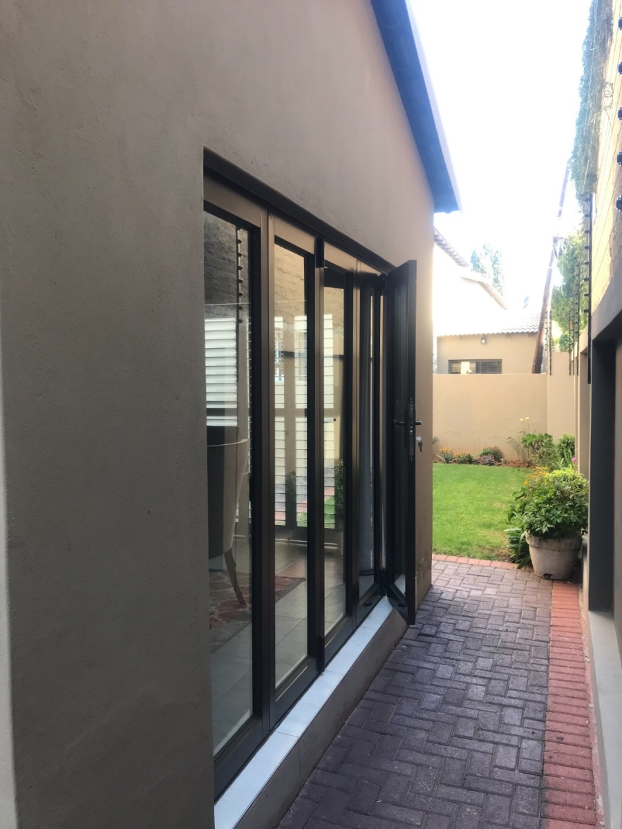 3 Bedroom Property for Sale in Azaadville Gardens Gauteng