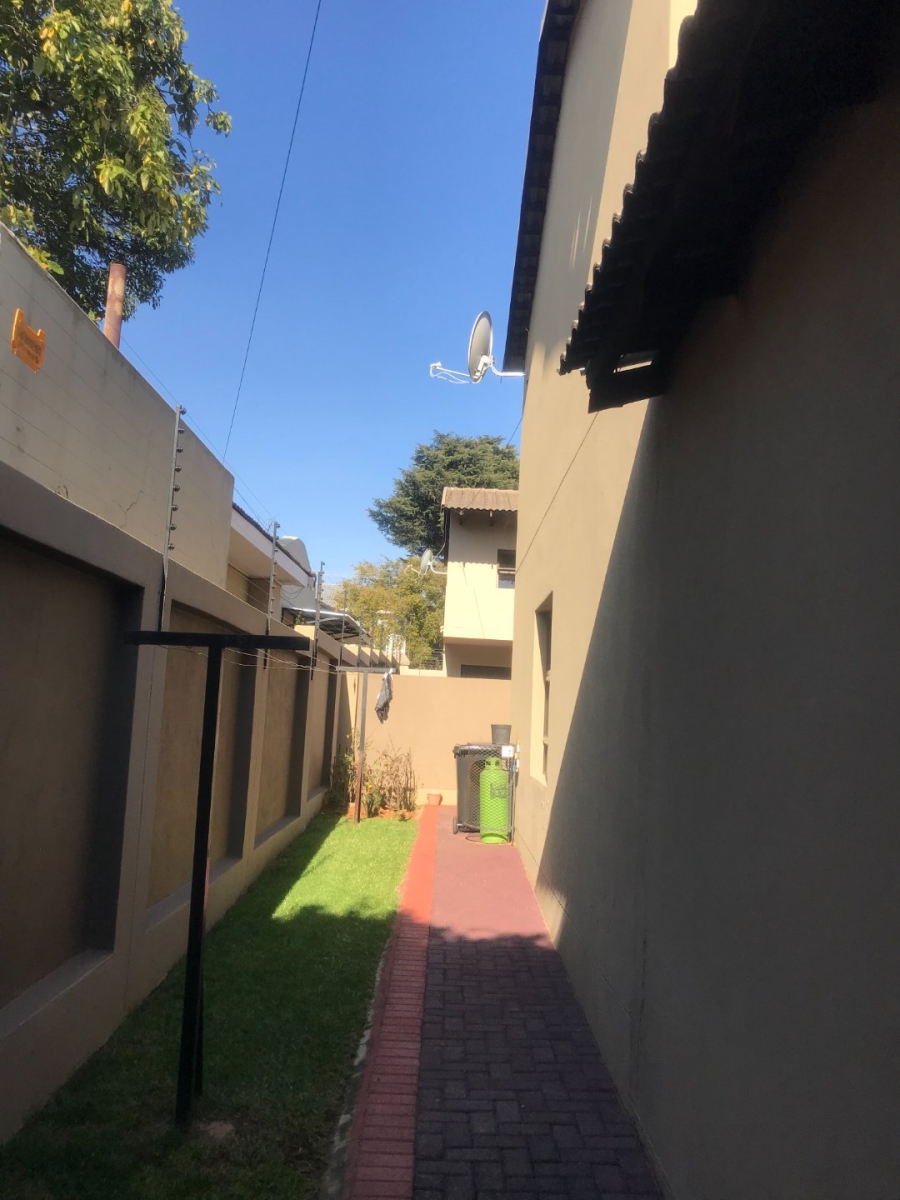 3 Bedroom Property for Sale in Azaadville Gardens Gauteng