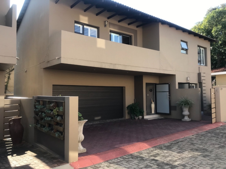 3 Bedroom Property for Sale in Azaadville Gardens Gauteng